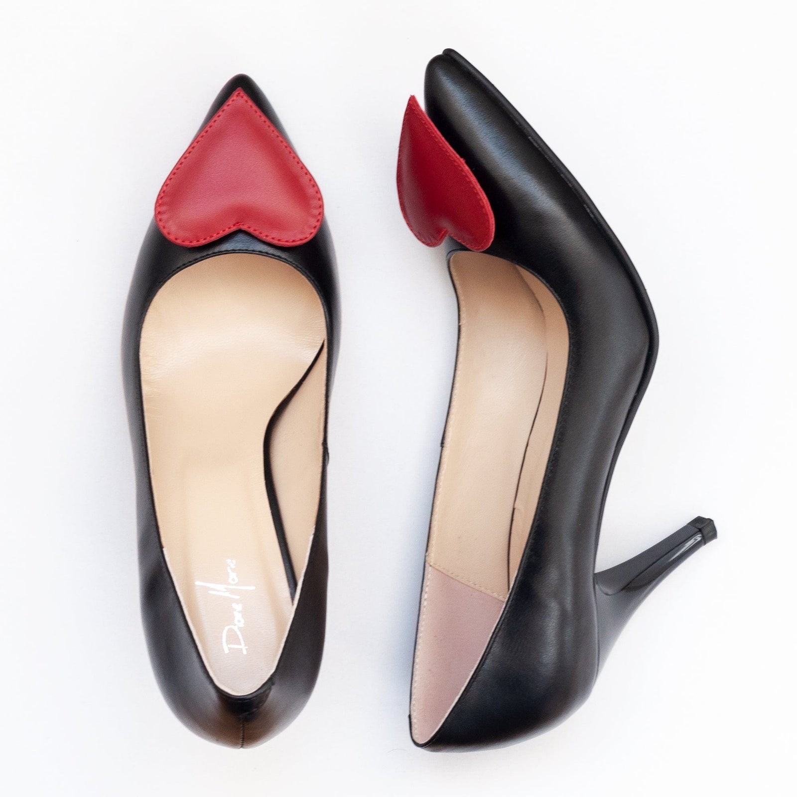 Stiletto din piele naturala neagra cu inimioare rosii Carin